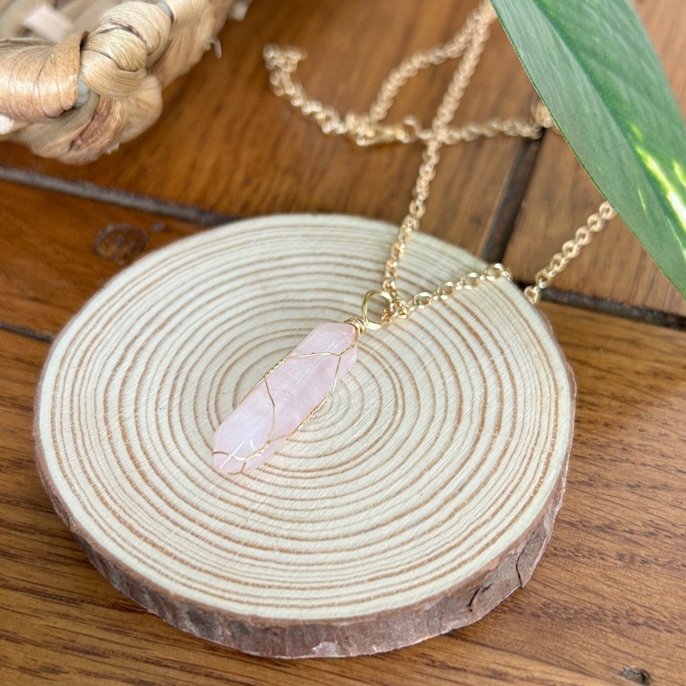 Natural Rose Quartz Crystal Pendant‎ Necklace Gold Tone Wire Wrapped Gemstone